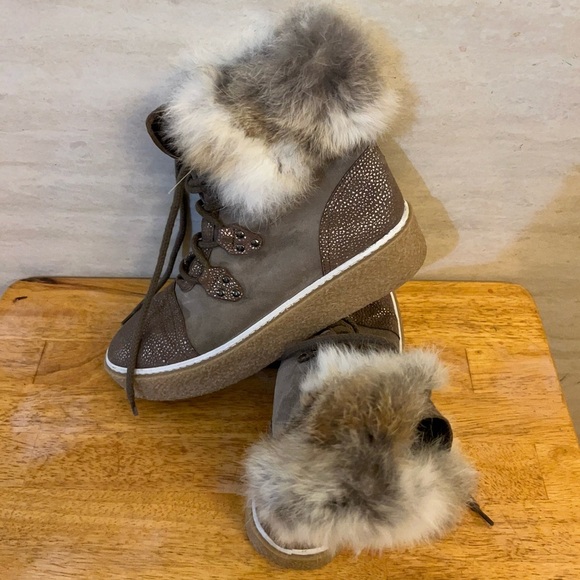 Women's Manas Marta Leather Wedge Boots with Rabbit Fur Trim - Picture 8 of 13